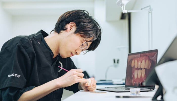 被せ物・詰め物による審美治療