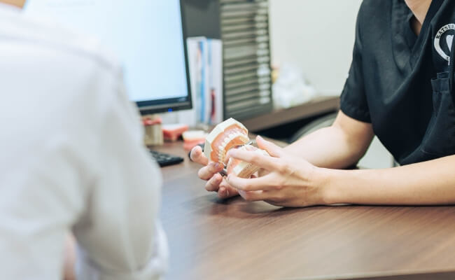 歯周病治療はご自身の歯をいつまでも長く使い続けるための治療です