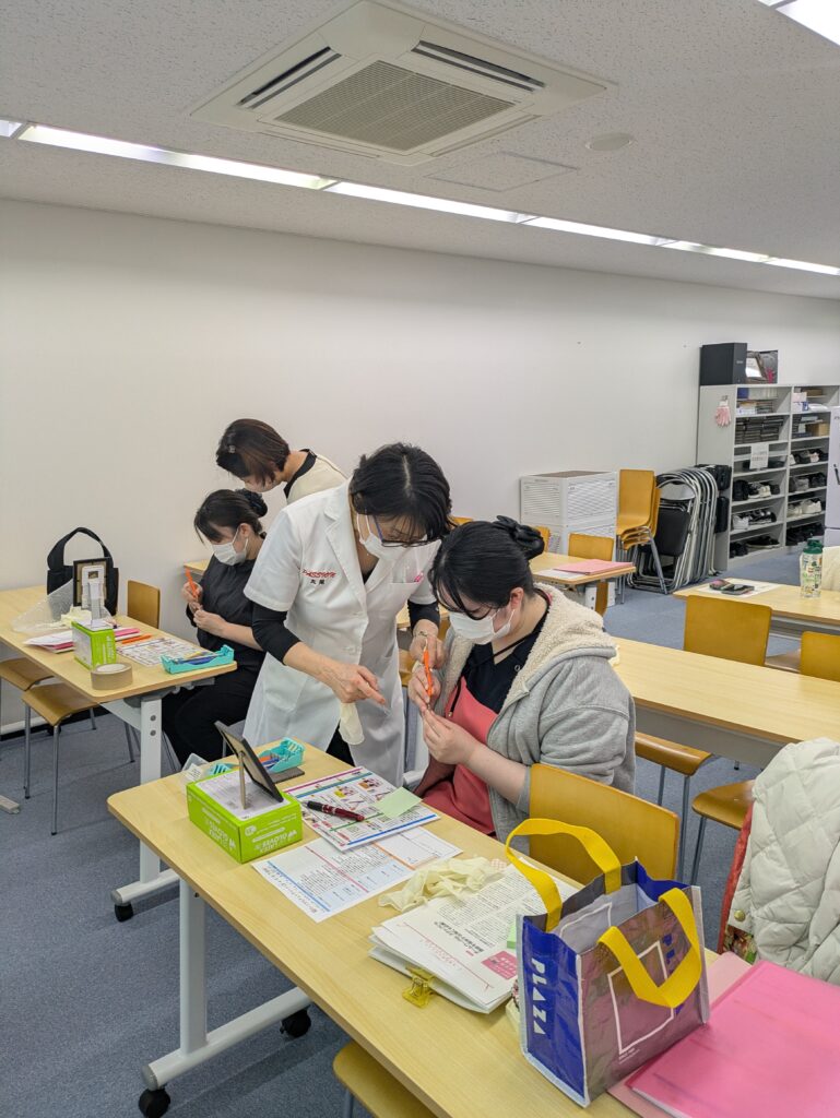 外部講師を招いた歯科衛生士トレーニングを実施しました
